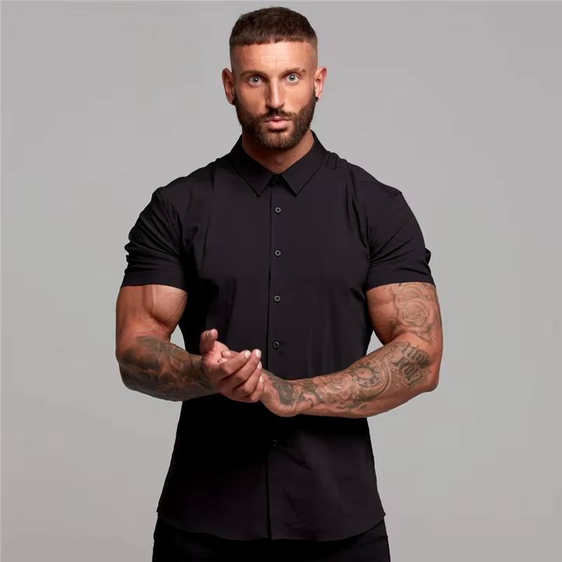 The Classic Button-Up - Schwarz